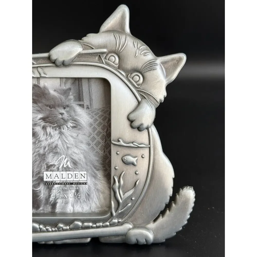 Vintage Cat Photo Frame 2.5